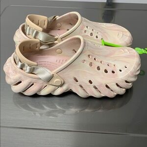 CROCS Echo Marble Clogs unisex
